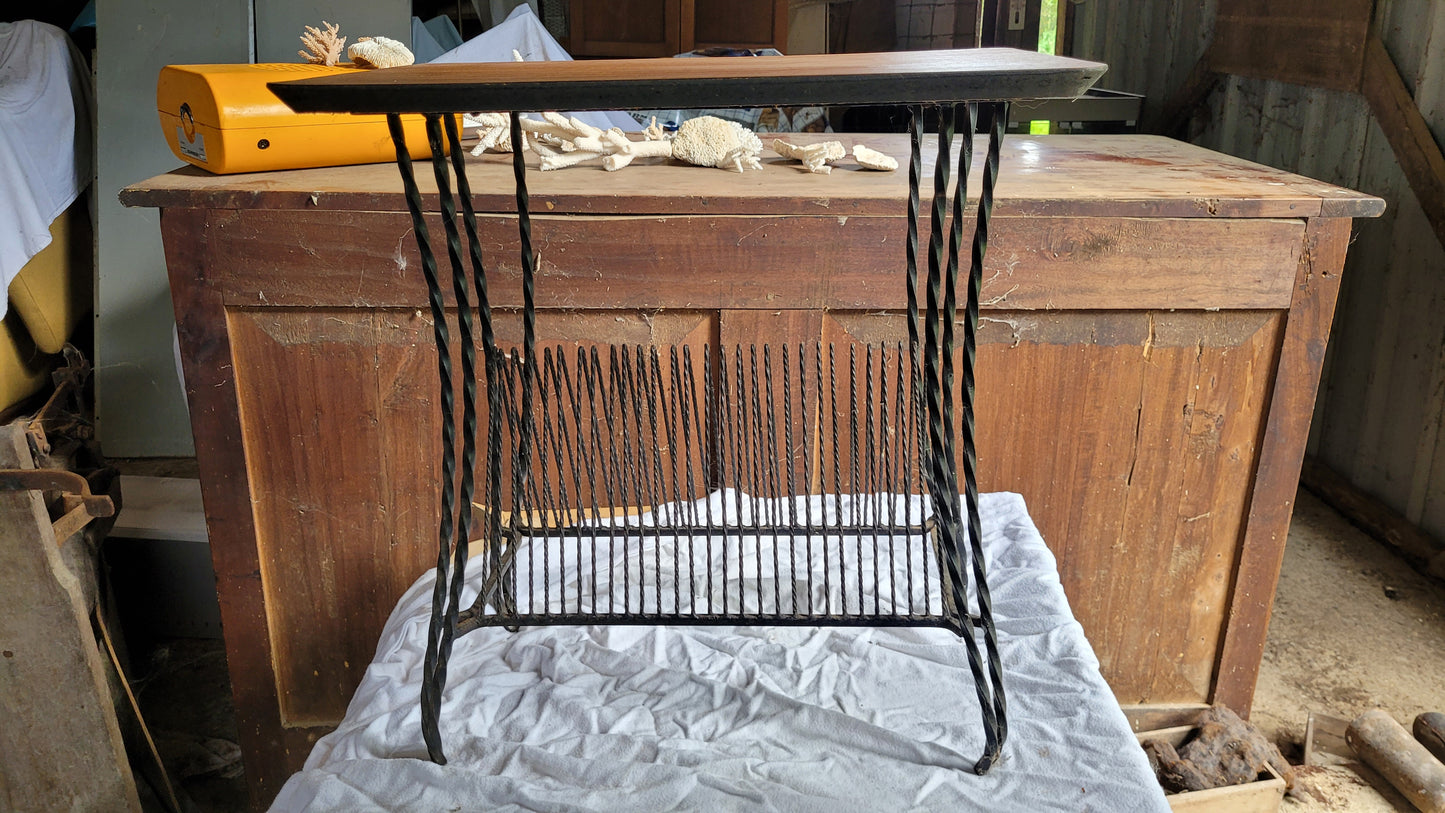 Ancienne table tablette console vintage bois et fer forgé porte disques vinyles