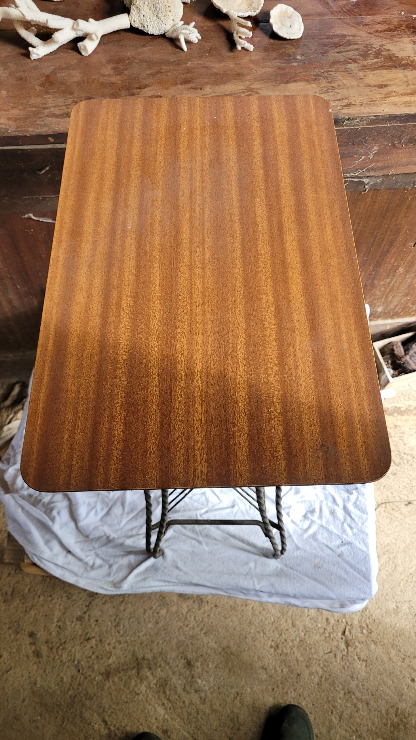 Ancienne table tablette console vintage bois et fer forgé porte disques vinyles